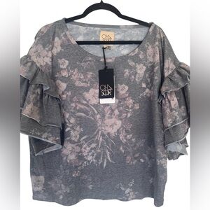 Chaser Boho Floral Ruffle Sleeve Knit Top — Grey — Size Small